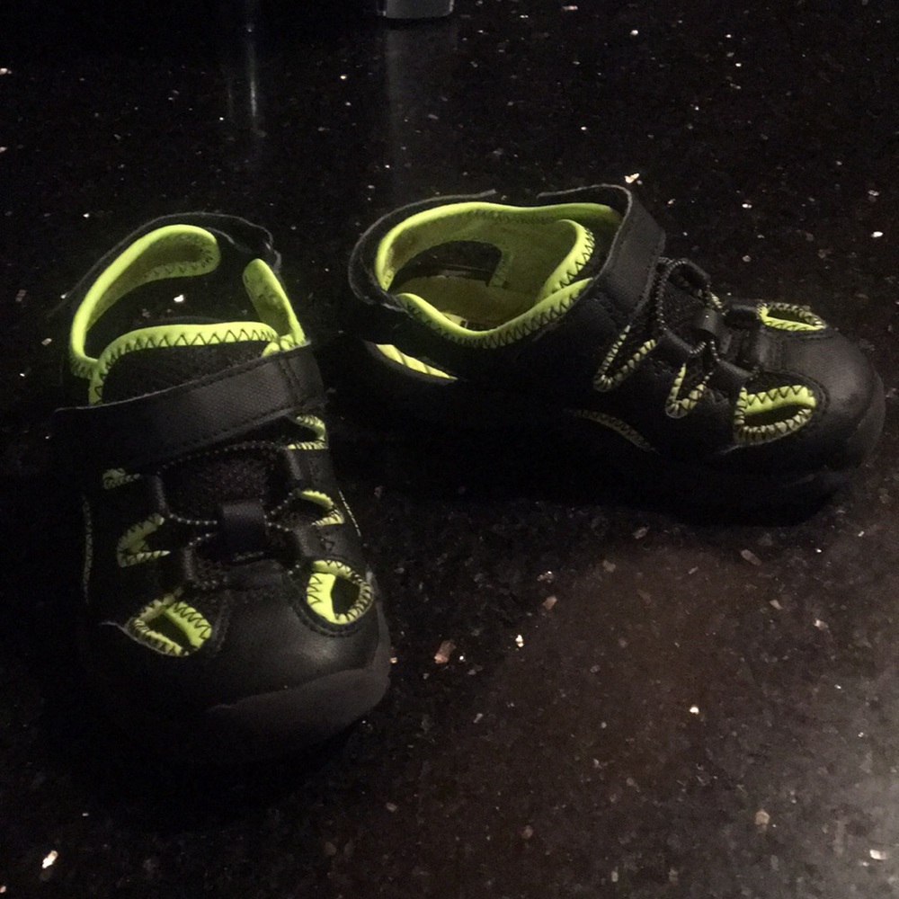 Kids sandals